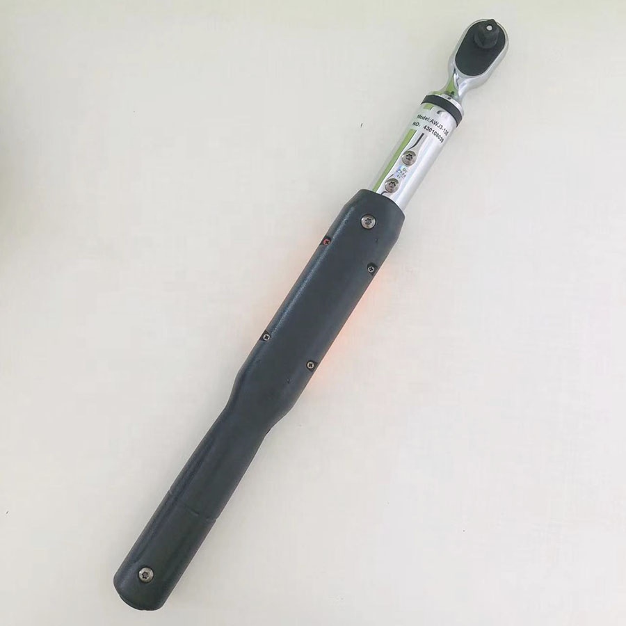 مفتاح عزم الدوران الرقمي مع مؤ - مراجعة Torque Wrench وسعره